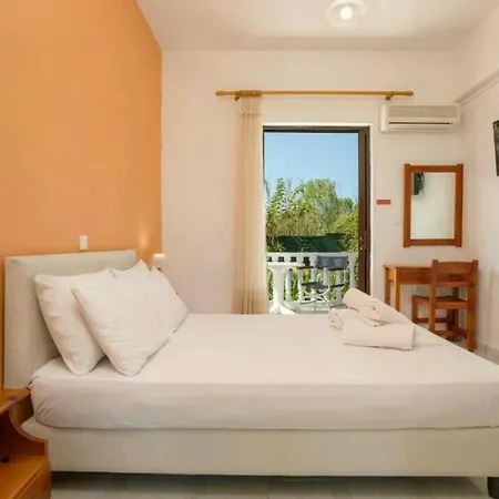 Eleni Studios & Apartments Alykes  Extérieur photo