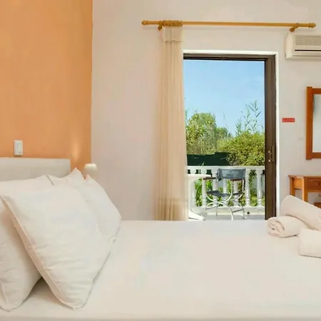 Eleni Studios & Apartments Alykes  Extérieur photo