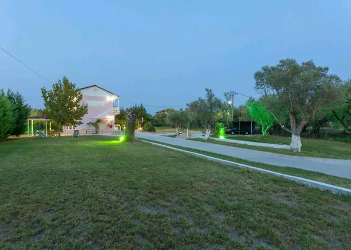 Eleni Studios & Apartments