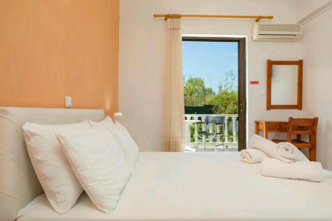 Eleni & Appartement Alykes (Zakynthos)